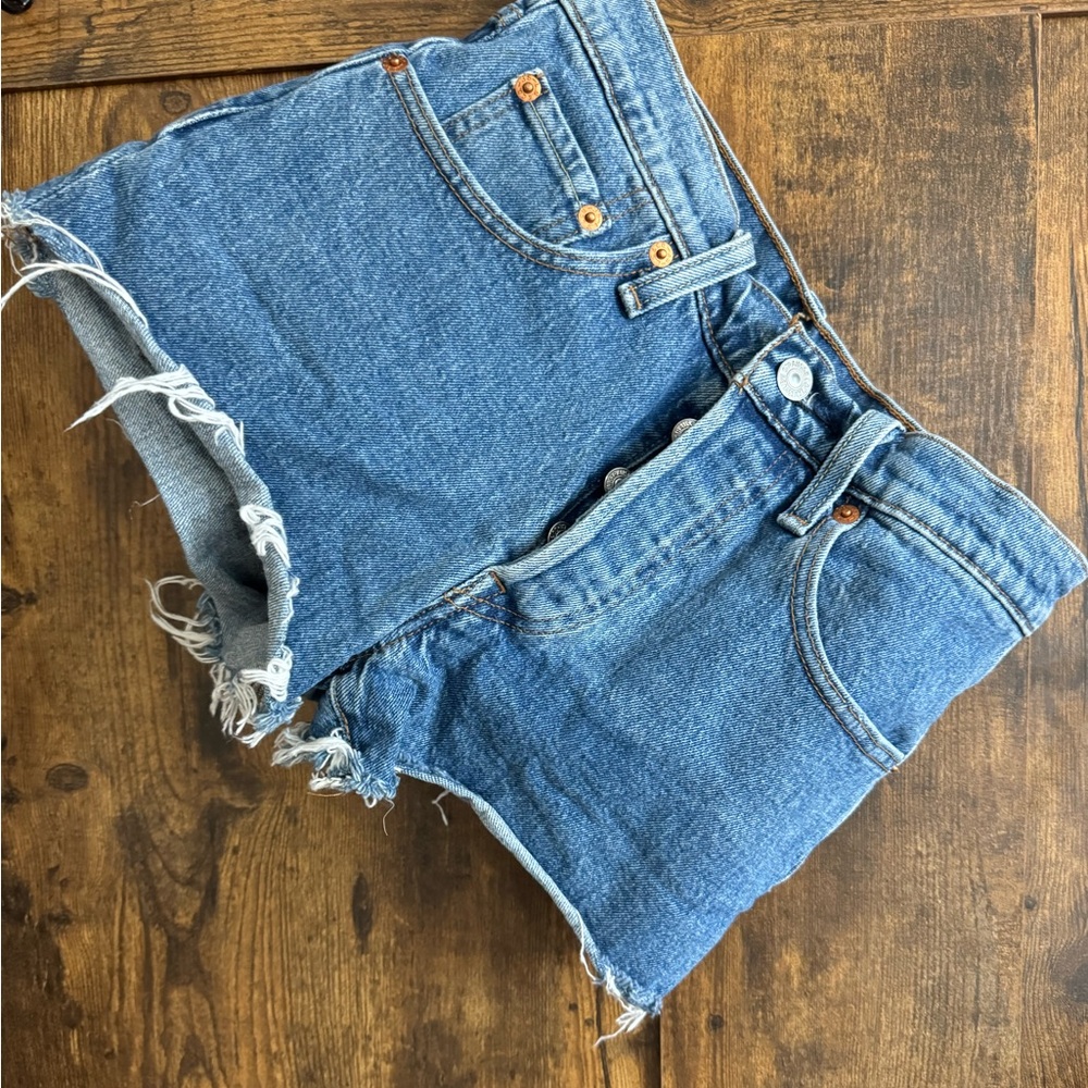 Levi Jean shorts size 24